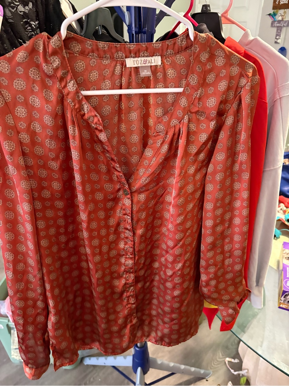 Roz & Ali Rust-Red Printed Button-Front Blouse